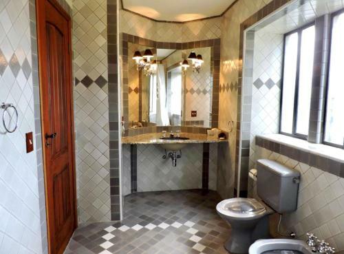Lindo Chal� E Casa Anexa Com Lazer Completo Em Sp