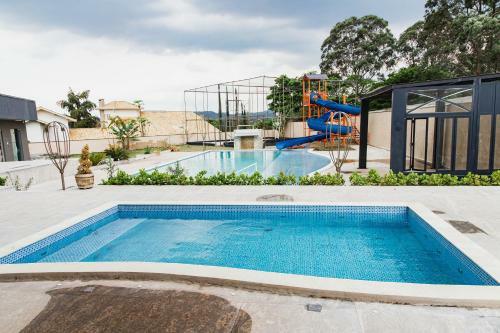 Chacara de Alto Padrao Com Lazer Em Atibaia-sp