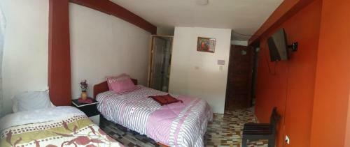 Hostal Hospedaje Los Lirios