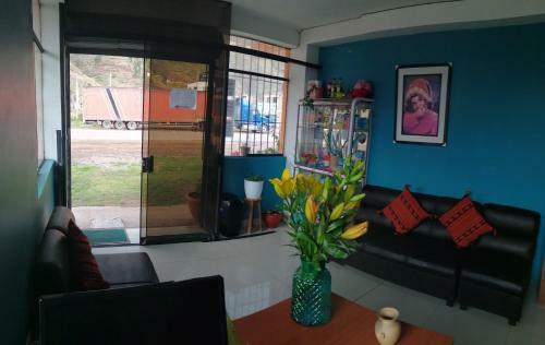 Hostal Hospedaje Los Lirios
