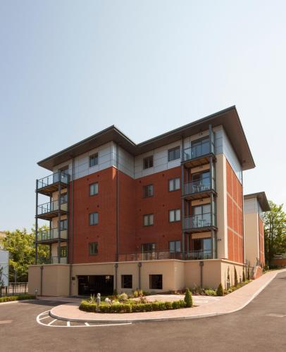 Apartamentos Equinox Place