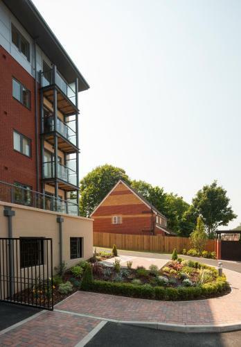 Apartamentos Equinox Place
