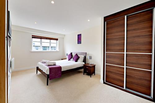Apartamentos Flexi-lets@wallis Square, Farnborough
