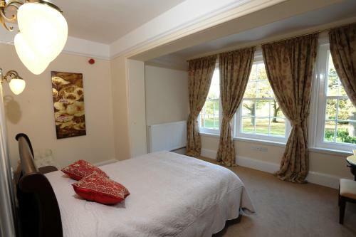 Hotel Woodhall Spa Manor - Stylish Secret Escape