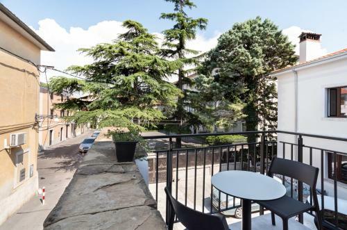 New Apartments Capraria With Private Parking