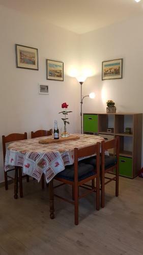 Hostal Apartment And Rooms Parus