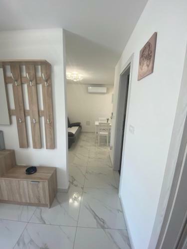 Zara Apartments