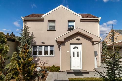 Villa Dc Executive Homes