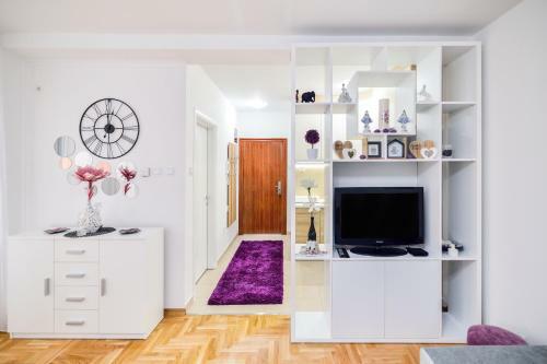 Purple Rain Apartment