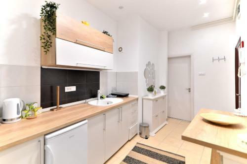 Elite Apartment