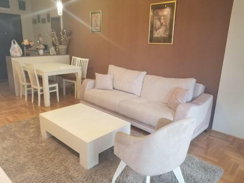 Angel Lux Apartman Sa Garazom