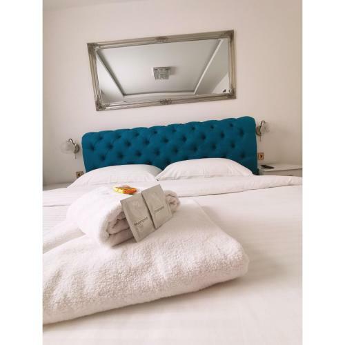 Canti Jacuzzi Apartments