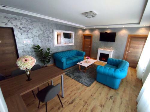 Canti Jacuzzi Apartments