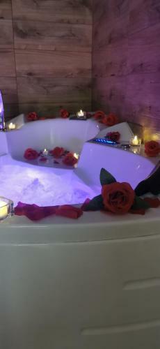 Canti Jacuzzi Apartments