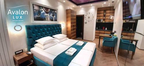 Avalon Lux Studio Apartment