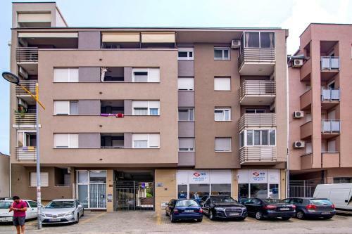 Grove Apartment + Free Parking