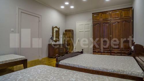 Downtown Apartment In Walk Zone With 3 Bedrooms And Garage