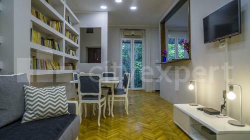 Downtown Apartment In Walk Zone With 3 Bedrooms And Garage