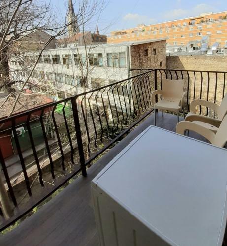 Downtown Apartment In Walk Zone With 3 Bedrooms And Garage