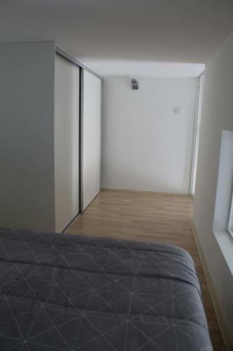 Cozy Gallery Apartment