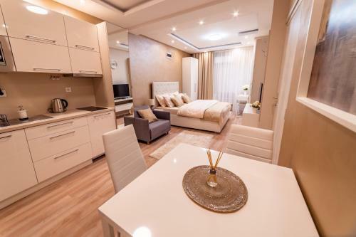 Ivi Place Apartments