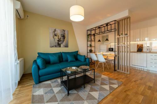M&t Apartment