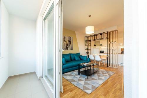 M&t Apartment
