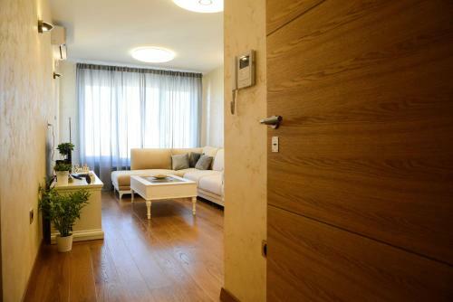 Tesla 70 Apartment With Parking