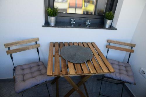 Tesla 70 Apartment With Parking