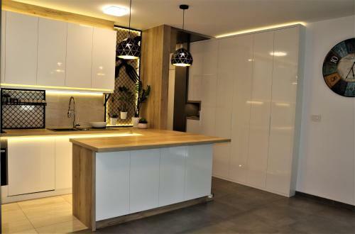 Lami City Apartment 2, Private Parking - Blizu Genesis-a
