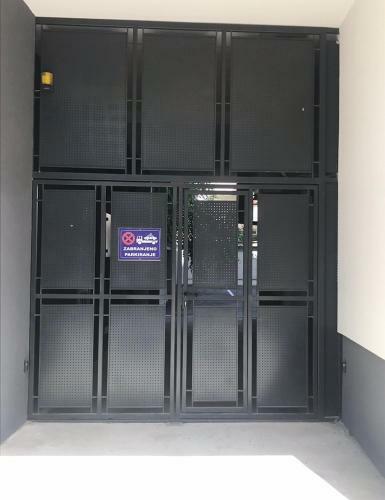 Lami City Apartment 2, Private Parking - Blizu Genesis-a