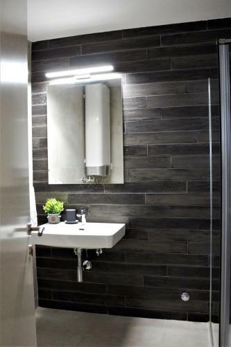 Lami City Apartment 2, Private Parking - Blizu Genesis-a