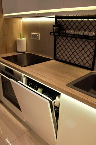 Lami City Apartment 2, Private Parking - Blizu Genesis-a