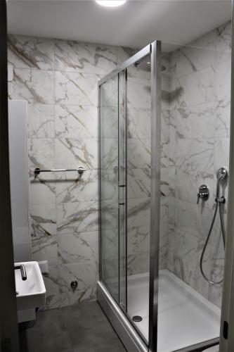 Lami City Apartment 2, Private Parking - Blizu Genesis-a