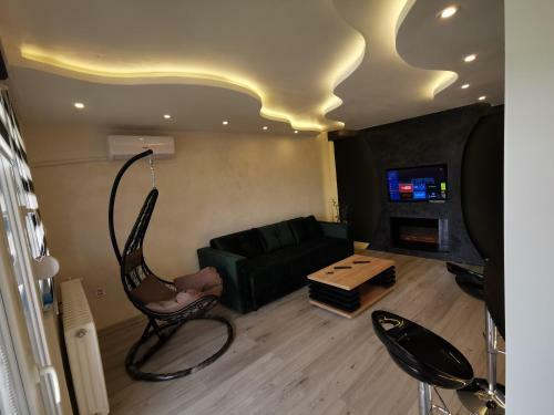 Brend New Luxurious Apartment In Center With Parking Spot