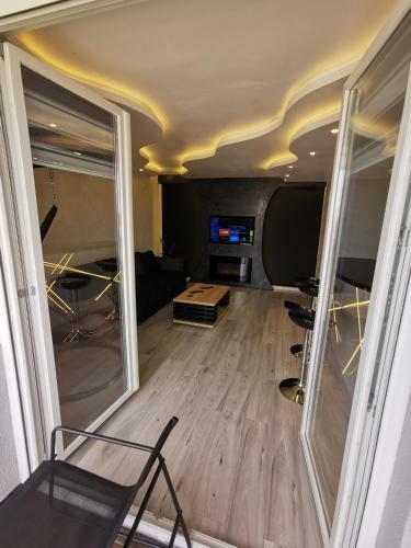 Brend New Luxurious Apartment In Center With Parking Spot