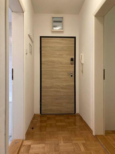 Spacious & Elegant Apartment - Sajam - Parties Are Not Allowed