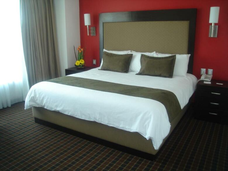 Hotel & Suites Pf