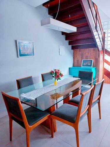Casa 3 Suites Ar/piscina/churrasqueira