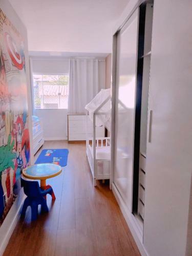 Casa 3 Suites Ar/piscina/churrasqueira