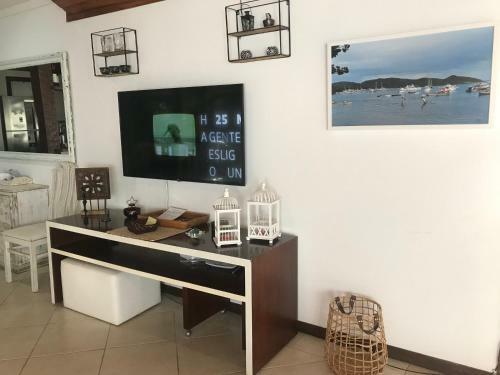 Casa Em B�zios - A Poucos Passos Da Praia Da Ferradura