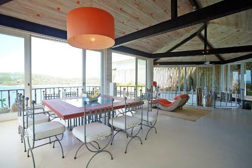 Encantos Da Praia Da Ferradura - Conforto E Requinte!