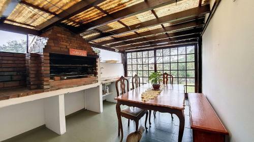 Casa Com Piscina A 200 Metros Do Centro