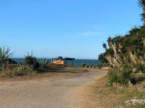 Casa De Praia Com Churrasqueira Privativa E Piscina