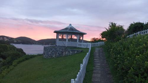 Chal� Praia Ferradura