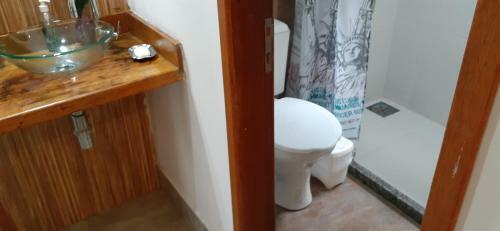 Casa Praiana Em Condominio Com Lazer