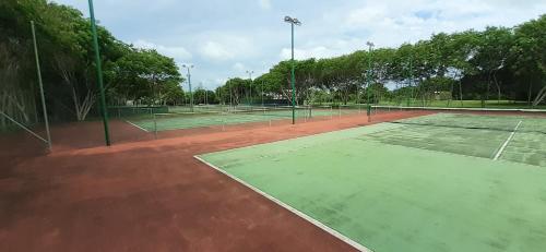 Casa Praiana Em Condominio Com Lazer