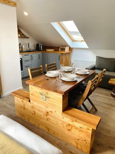Beewood Apartment
