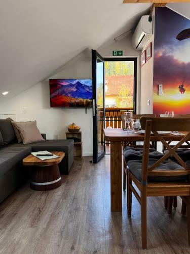 Beewood Apartment