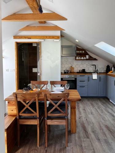 Beewood Apartment